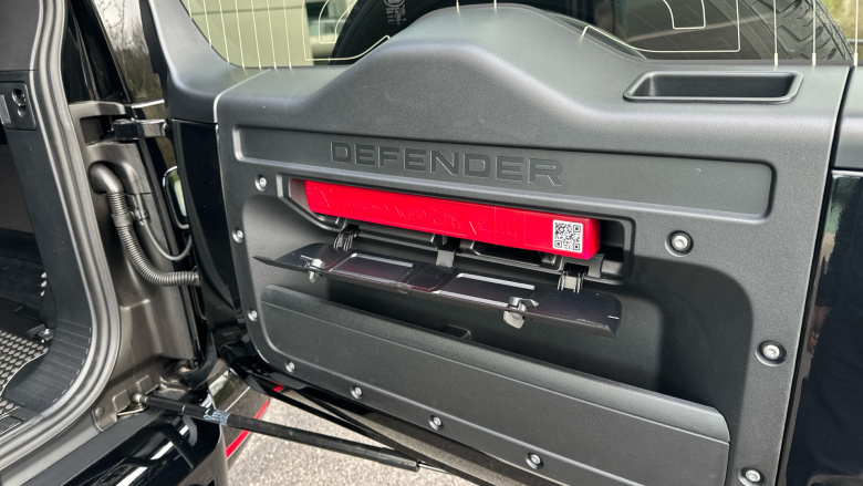 Land Rover Defender 3.0 D350 X-Dynamic SE 110 5dr Auto Diesel Estate